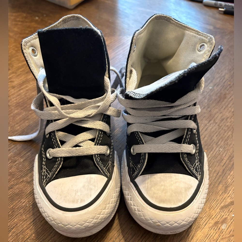 Classic Converse Chuck Taylor All Star high-Tops Kids Black/White Sneakers 13’s